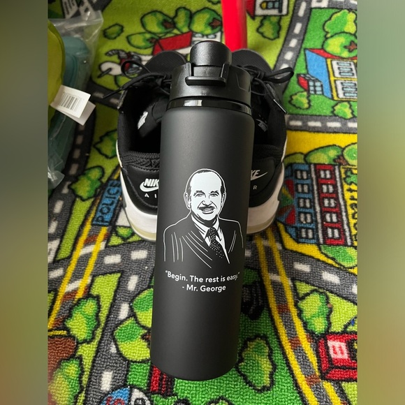 NIP Publix Aluminum Water Bottle - Picture 2 of 9